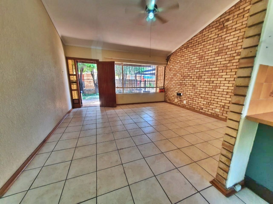 28 Bedroom Property for Sale in Kannoniers Park North West